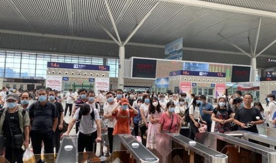 郑州高铁站几点开门(郑州东站高铁售票窗口早上几点开门)