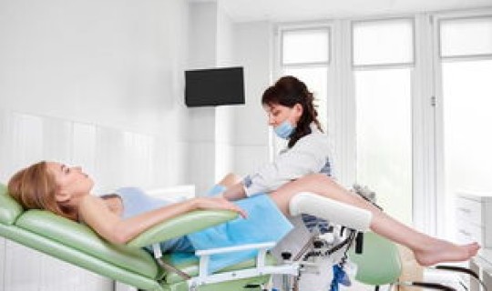 接触hpv感染者一个月能检查出来吗 hpv感染者如何治疗