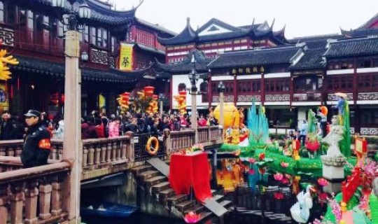 去上海旅游三天需要多少钱 上海城隍庙旅游区介绍