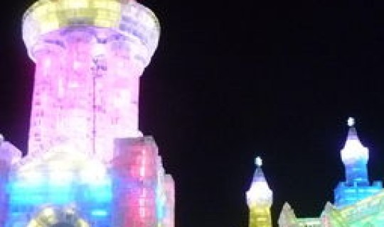 冰雪大世界一日游 2022哈尔滨冰雪大世界门票多少钱一张