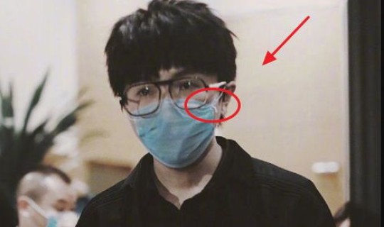 吴尊友提醒戴口罩 薛之谦戴口罩图片