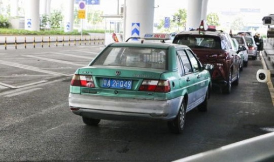 沈阳出租车颜色是什么黄 各地出租车颜色