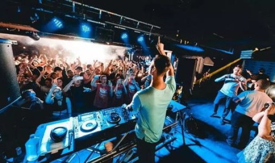 去娱乐场所 ktv属于娱乐场所吗？