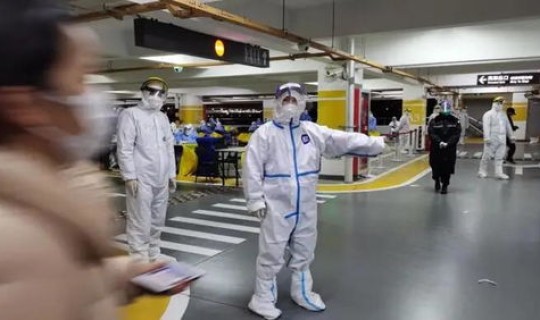 浦东机场连夜展开大规模核酸检测(浦东机场有孕妇特殊通道吗)