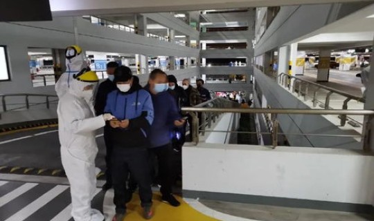 上海浦东国际机场连夜组织核酸检测，浦东机场t1航站楼