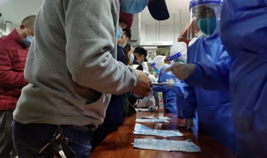 上海核酸排队 核酸检测 上海