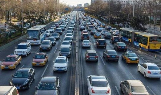 北京小客车摇号政策调整在即，中央要求北京取消摇号是真的吗