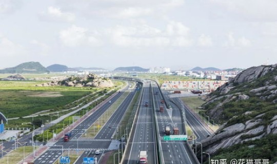 2021年1月1日高速免不免费(2月9号高速免不免费了)