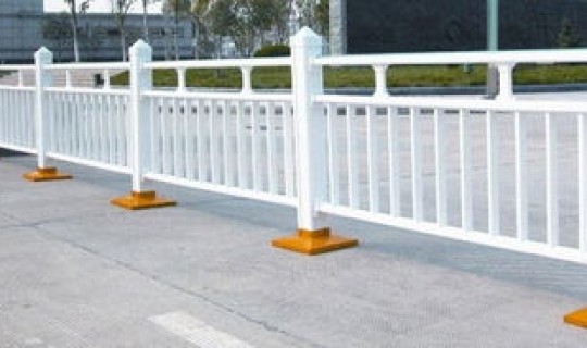 郑州2名隔离人员阳性(郑州市政隔离护栏厂家)