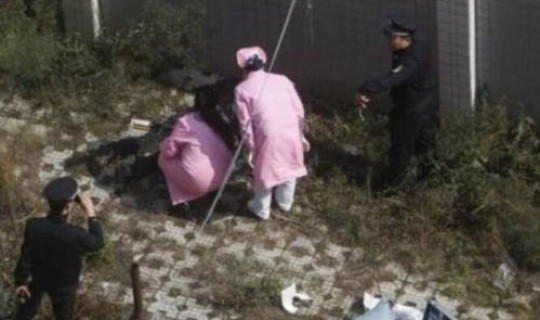 男子坠楼3人身亡 新闻，坠楼身亡会感到痛苦吗