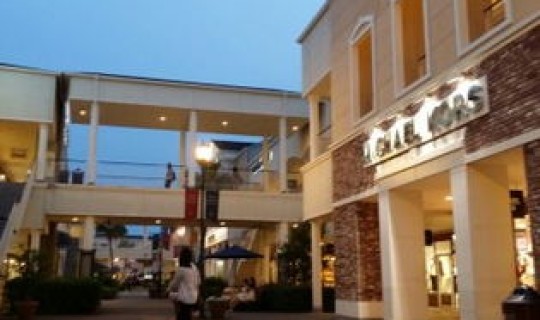 鹿泉奥特莱斯几点关门，保定奥特莱斯营业时间