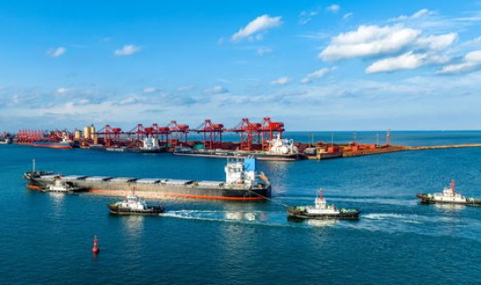 青岛港港口？青岛港和烟台港的关系