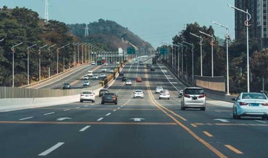 高速路上几号不收费？高速几点不收费