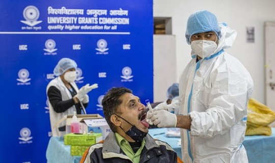 美国新冠确诊突破1000万(美国最新科技突破)