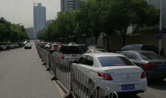 陕西隔离政策28天(中国马路隔离护栏政策)