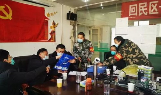 新疆召开疫情防控发布会(新疆自治区疾控中心领导)