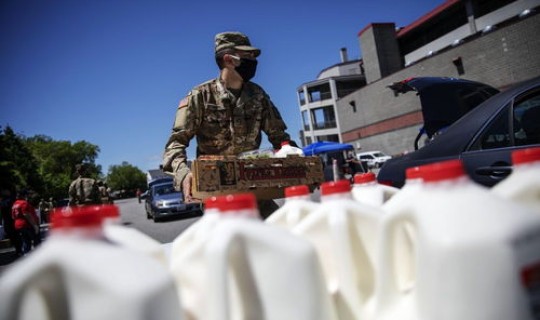 美国新冠死亡人数超过30万(越南战争美国死亡人数)