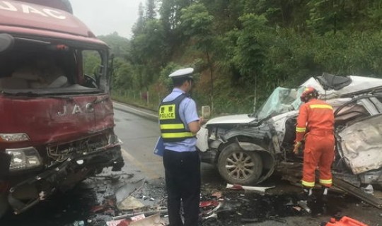 温州大巴车车祸事件(温州中学灵异事件是真的吗)