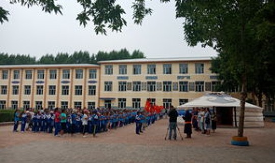 呼市有没有封闭式小学？呼市小学前三十名排名