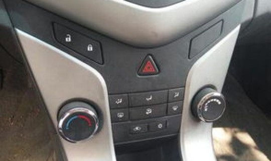 雪弗兰科鲁兹空调开关在哪里？科鲁兹空调按钮图解