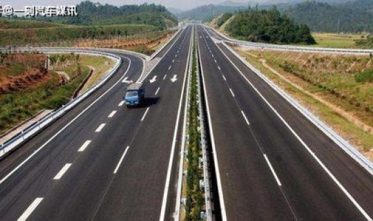 高速公路免费政策调整时间？高速公路免费啥时候开始