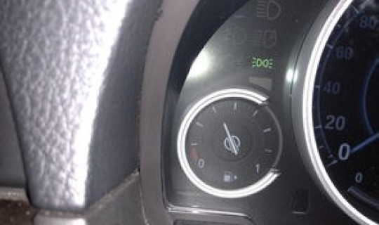 宝马油表加完油不复位？宝马车突然加不上油门