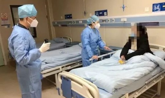 隔离病房感人故事，病房家属陪护图片