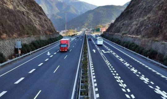 1月1日高速路收费吗多少钱？一月一号高速公路免费吗