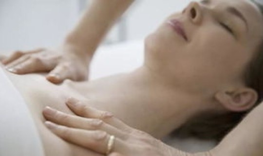 精油按摩油推拿油？乳房被精油按摩了6次会得病吗