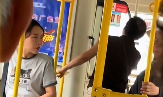 坐公交不刷卡会影响司机吗现在，下公交忘记刷卡了会有什么影响