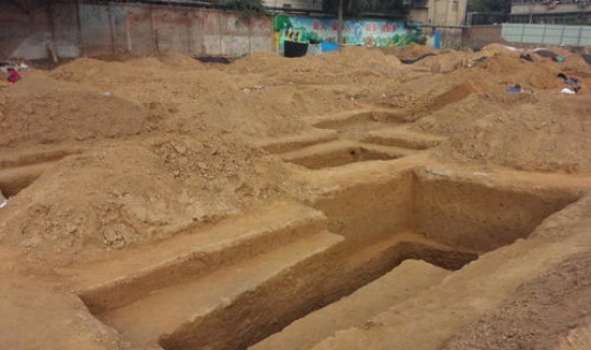 长沙一中学操场发现古墓(长沙一中学操场内发现古墓群)