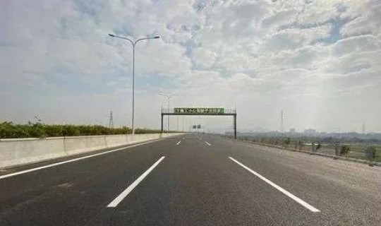 高速初几收费啊，高速到初几不收费