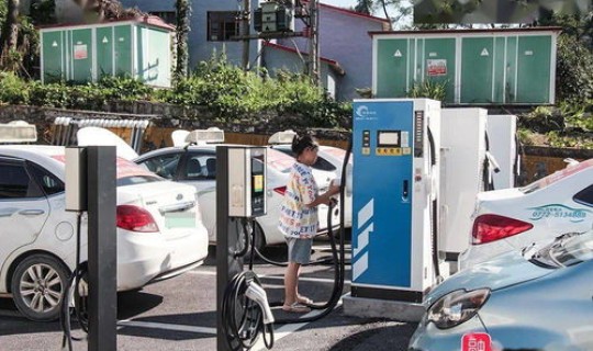 新疆新能源充电桩，新能源充电桩多少钱