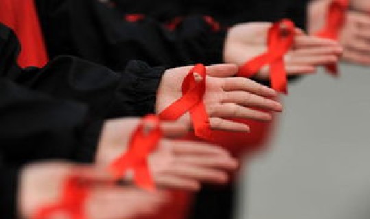 新增感染人数？中国患艾滋病人数