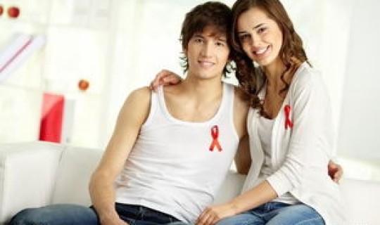 无症状感染者到底有没有病(艾滋病感染多久有症状)