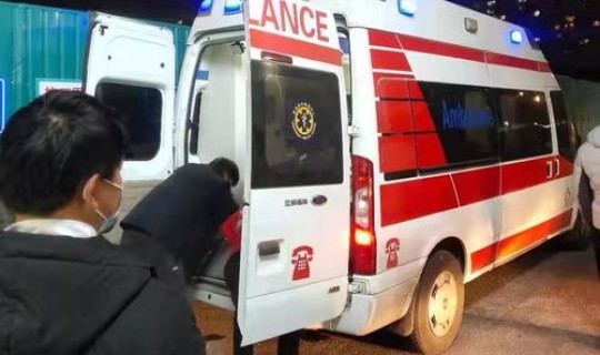 青岛救护车护送，大连救护车护送电话