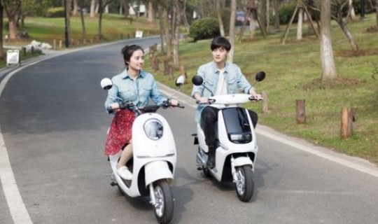 雅迪电动车价格大全(建议穷人买三款电动车)