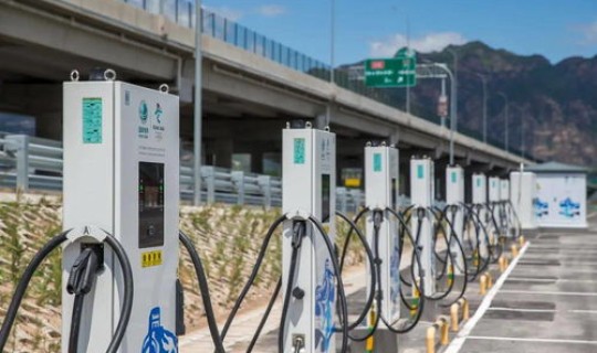 高速公路快速充电桩？充电桩最大功率是多少