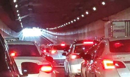 郑州隧道事故原因，在隧道发生事故怎么办