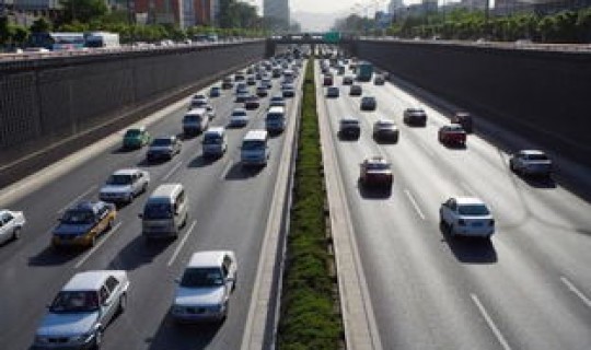 节假日高速费免费是出高速时间吗(高速节假日前三小时上高速后收费吗)