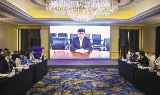 疫情上海张文宏简介资料(张文宏华山医院)