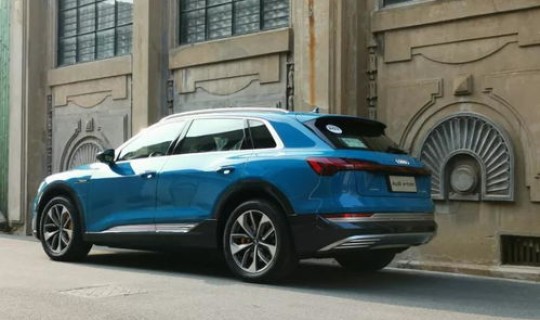 滴滴豪车对车型的要求有哪些(滴滴豪华车是什么车)