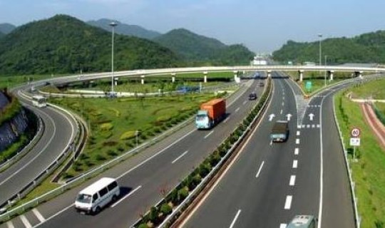 高速公路免费政策调整时间	，今年免高速费什么时候开始