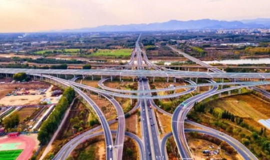 高速公路免费吗今天 高速免过路费时间