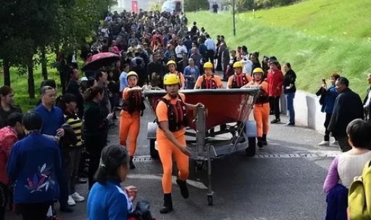 温州公交车坠河事故最新消息，高考公交车坠河事件处理结果