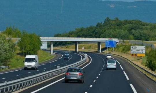 高速免费几天通行(今年五一高速公路免费几天通行时间怎么算)