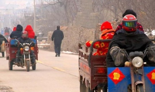 过年会封城(过年在农村还是城里)