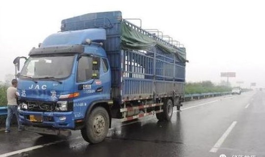 10.1大货车高速免费吗(大货车高速过路费)