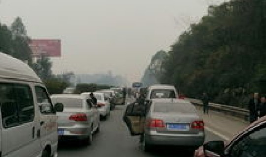 高速初一免费吗(初一高速堵车吗)