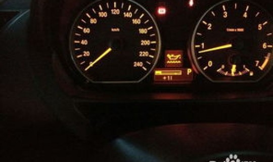 宝马车加油不显示？宝马加油后油表显示不变